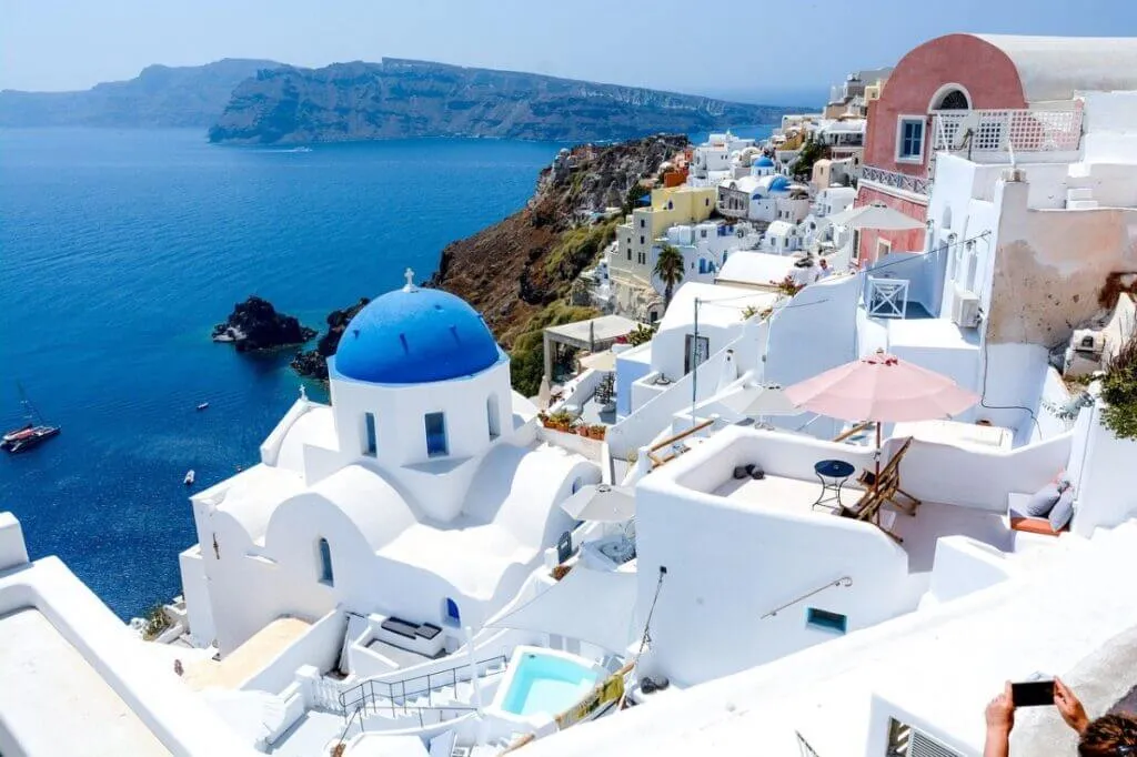 santorini-best-destinatin-for-honeymoon-in-europe